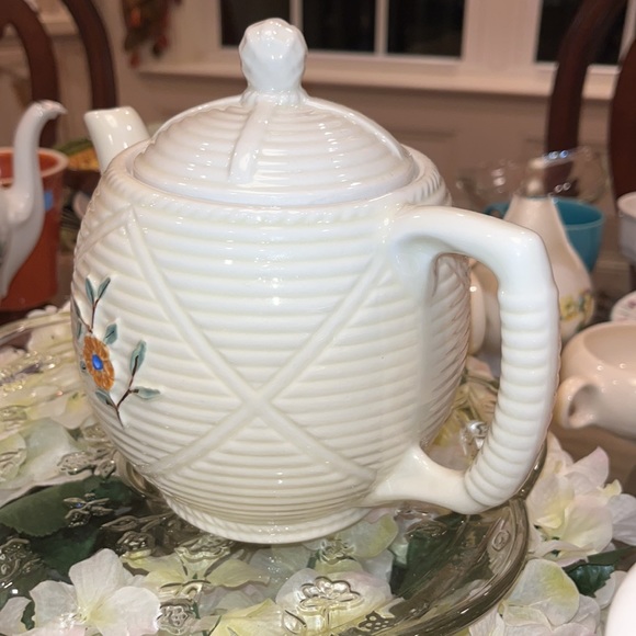 Vintage Porcelier Vitreous hand decorated teapot - Picture 2 of 5